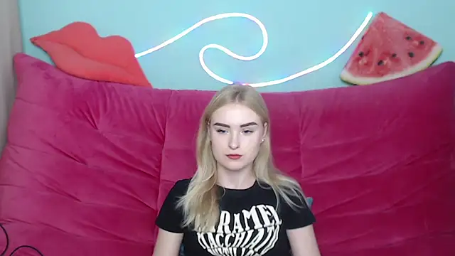 Snapshot of SofySofty chatting on 11-08-25, 06:02 SofySofty online show from 11-08-25, 06:02