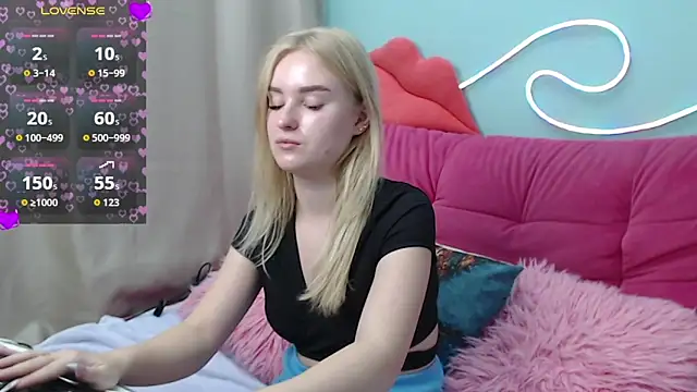 Snapshot of SofySofty chatting on 11-23-25, 05:51 SofySofty online show from 11-23-25, 05:51