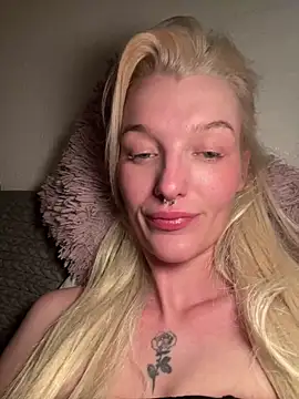 Snapshot of lovecassyrose chatting on 02-16-26, 09:33 lovecassyrose online show from 02-16-26, 09:33