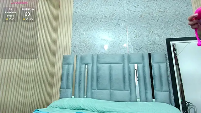 Snapshot of shyblacksweetiee chatting on 02-15-26, 08:05 shyblacksweetiee online show from 02-15-26, 08:05