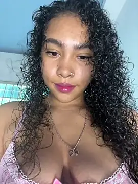 Snapshot of SophieD chatting on 03-13-26, 02:01 SophieD online show from 03-13-26, 02:01