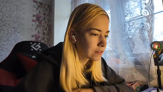 Witching Moon online show from 10-27-25, 07:34