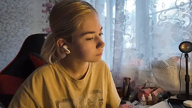 Witching Moon online show from 10-30-25, 07:32