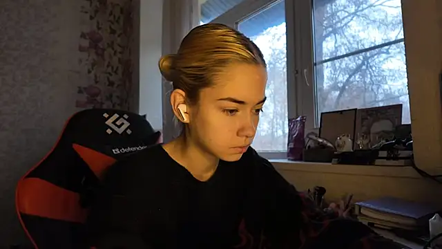 Witching Moon online show from 11-26-25, 08:26