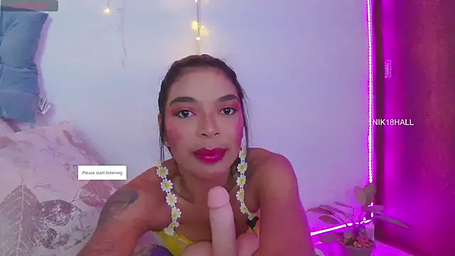 Snapshot of Nicolle_swt chatting on 06-03-26, 11:35 Nicolle swt online show from 06-03-26, 11:35