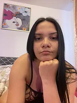 Snapshot of Selena_y chatting on 05-18-26, 05:08 Selena y online show from 05-18-26, 05:08
