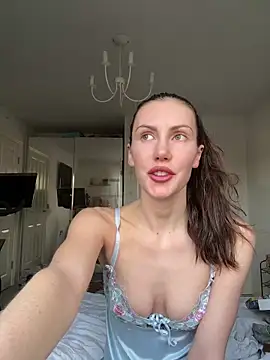 Snapshot of MilaRenee chatting on 02-22-26, 04:05 MilaRenee online show from 02-22-26, 04:05