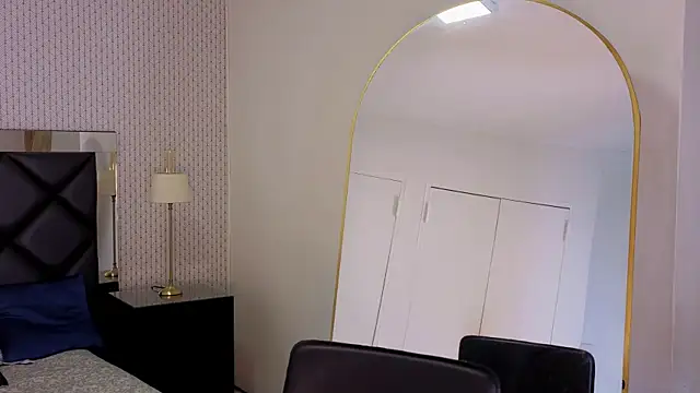 mysterius boy online show from 10-21-25, 07:47