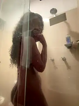 EmilyKisx online show from 12-17-25, 10:10