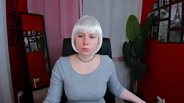 Snapshot of EvaCrosby chatting on 09-24-25, 10:18 EvaCrosby online show from 09-24-25, 10:18