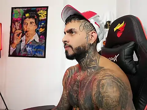 Snapshot of logan_hugh8 chatting on 10-19-25, 09:04 logan hugh8 online show from 10-19-25, 09:04