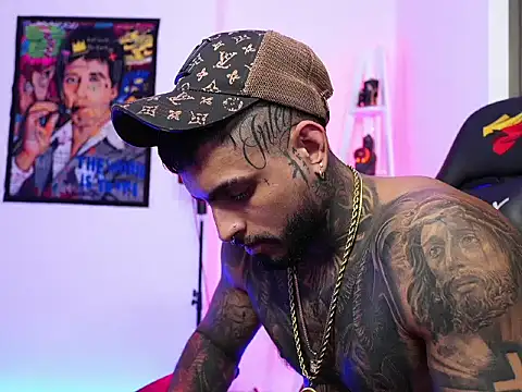 Snapshot of logan_hugh8 chatting on 10-31-25, 06:03 logan hugh8 online show from 10-31-25, 06:03