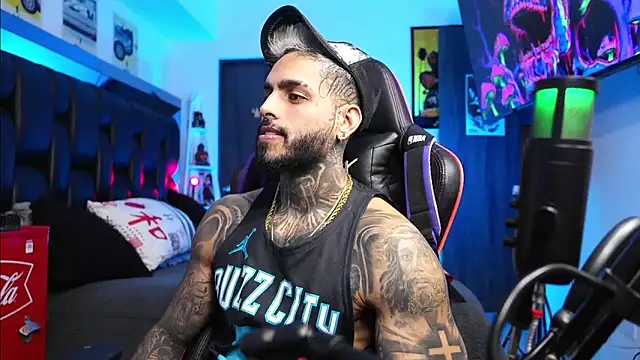 logan hugh8 online show from 02-23-26, 06:00