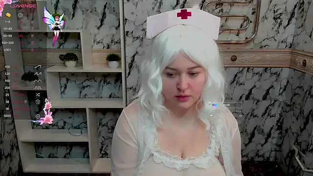 Snapshot of HelenHartt chatting on 10-30-25, 02:46 HelenHartt online show from 10-30-25, 02:46