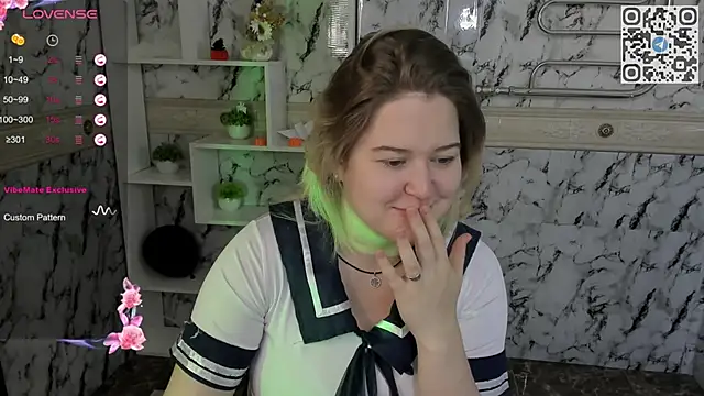 Snapshot of HelenHartt chatting on 11-04-25, 06:01 HelenHartt online show from 11-04-25, 06:01