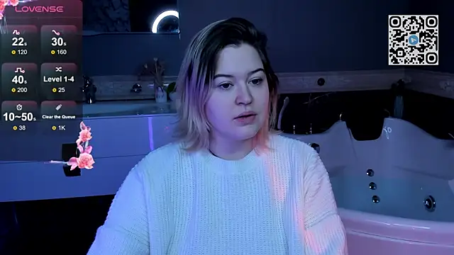 Snapshot of HelenHartt chatting on 11-23-25, 01:16 HelenHartt online show from 11-23-25, 01:16