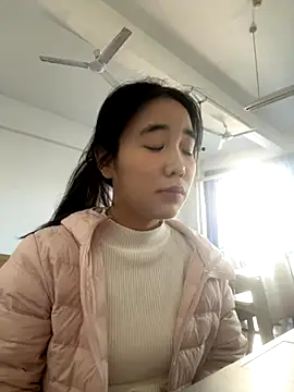 Snapshot of luluya1314 chatting on 11-19-25, 05:40 luluya1314 online show from 11-19-25, 05:40