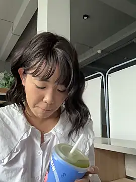 luluya1314 online show from 04-07-26, 08:37