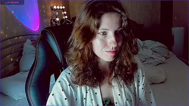 Snapshot of Agata_in_Wonderland chatting on 09-09-25, 04:17 Agata in Wonderland online show from 09-09-25, 04:17