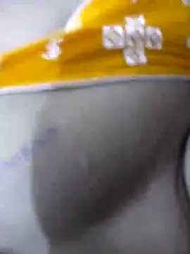 Snapshot of liza-212 chatting on 10-18-25, 09:43 liza-212 online show from 10-18-25, 09:43