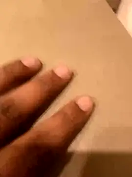 Snapshot of liza-212 chatting on 11-28-25, 06:43 liza-212 online show from 11-28-25, 06:43