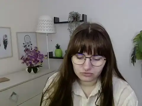 Julie Diamond online show from 11-24-25, 01:44