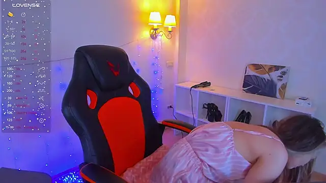 Snapshot of Little_Rockk chatting on 09-28-25, 04:29 Little Rockk online show from 09-28-25, 04:29