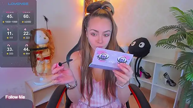 Snapshot of Little_Rockk chatting on 10-12-25, 04:44 Little Rockk online show from 10-12-25, 04:44