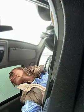 Snapshot of _JessyRey_ chatting on 10-09-25, 08:12 JessyRey online show from 10-09-25, 08:12