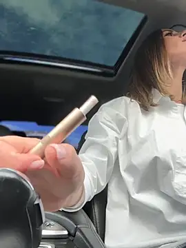 Snapshot of _JessyRey_ chatting on 10-24-25, 10:22 JessyRey online show from 10-24-25, 10:22