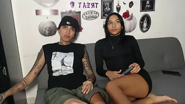 Snapshot of ParisAndVi chatting on 10-26-25, 02:50 ParisAndVi online show from 10-26-25, 02:50