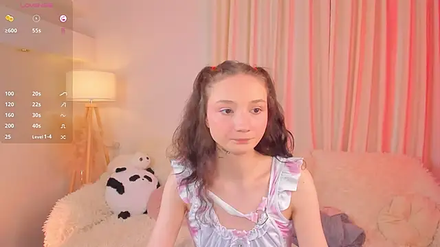 Snapshot of MilliMouse chatting on 10-07-25, 11:13 MilliMouse online show from 10-07-25, 11:13