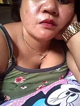 Snapshot of lady_rosie chatting on 10-10-25, 05:06 lady rosie online show from 10-10-25, 05:06