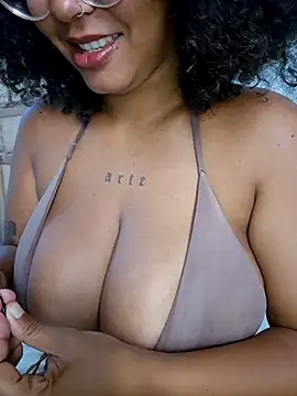 Snapshot of afrodeusa chatting on 11-14-25, 12:04 afrodeusa online show from 11-14-25, 12:04