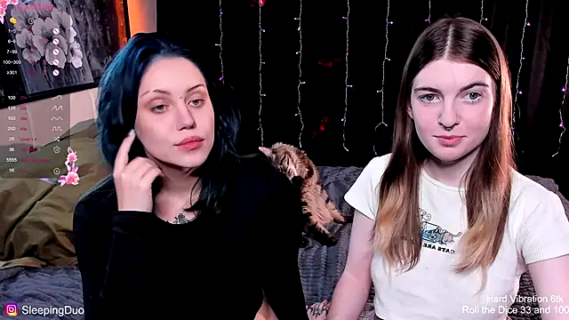 Snapshot of Threesomebabes chatting on 11-03-25, 01:01 Threesomebabes online show from 11-03-25, 01:01