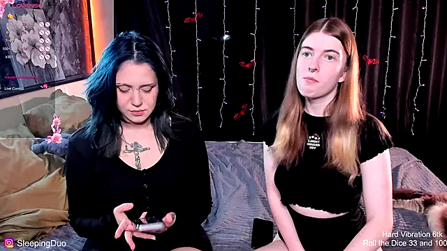 Snapshot of Threesomebabes chatting on 11-06-25, 12:50 Threesomebabes online show from 11-06-25, 12:50