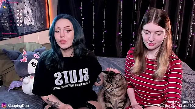 Snapshot of Threesomebabes chatting on 11-10-25, 12:04 Threesomebabes online show from 11-10-25, 12:04