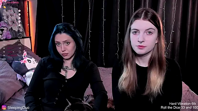 Snapshot of Threesomebabes chatting on 11-29-25, 03:04 Threesomebabes online show from 11-29-25, 03:04