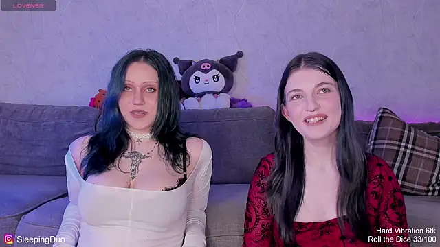 Snapshot of Threesomebabes chatting on 07-03-26, 12:11 Threesomebabes online show from 07-03-26, 12:11