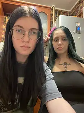 Snapshot of Threesomebabes chatting on 07-18-26, 07:17 Threesomebabes online show from 07-18-26, 07:17