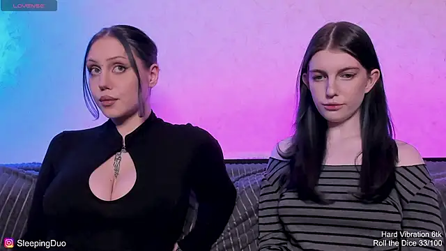 Snapshot of Threesomebabes chatting on 07-31-26, 12:10 Threesomebabes online show from 07-31-26, 12:10