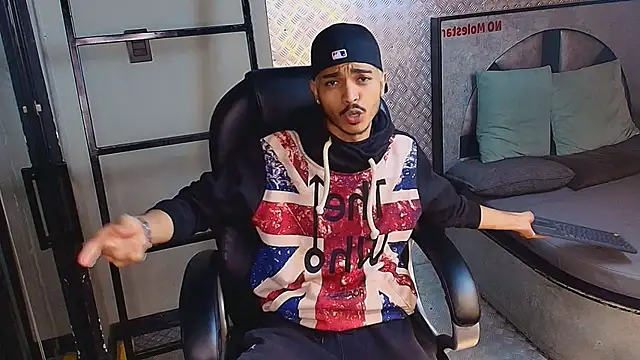 Snapshot of MarcusRain_ chatting on 10-02-25, 03:24 MarcusRain online show from 10-02-25, 03:24