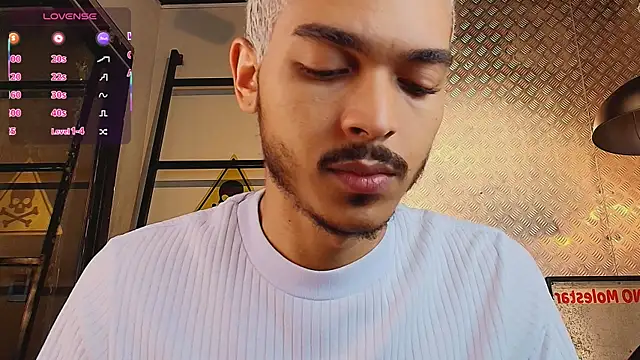 Snapshot of MarcusRain_ chatting on 10-04-25, 03:59 MarcusRain online show from 10-04-25, 03:59