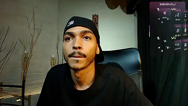 Snapshot of MarcusRain_ chatting on 10-17-25, 07:27 MarcusRain online show from 10-17-25, 07:27