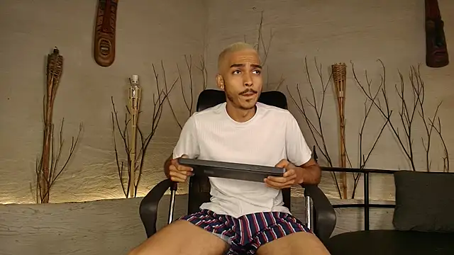 Snapshot of MarcusRain_ chatting on 10-31-25, 07:26 MarcusRain online show from 10-31-25, 07:26