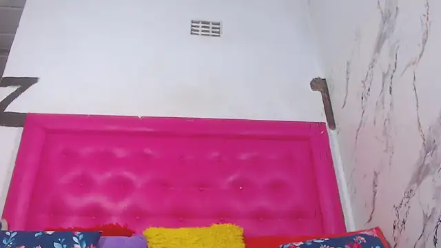 LoloQueen5 online show from 06-11-26, 02:59