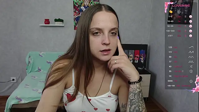 Snapshot of Violetwin chatting on 09-20-25, 11:22 Violetwin online show from 09-20-25, 11:22