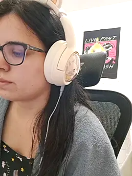 CutteGirl99 online show from 10-20-25, 08:20