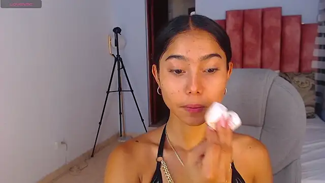 Milaa Star  online show from 09-16-25, 04:02