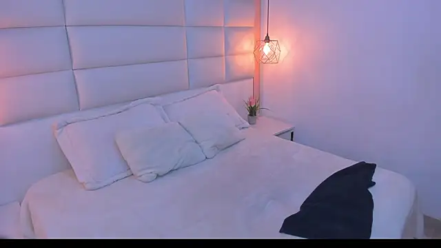 Salome Smitth 1 online show from 04-08-26, 08:42